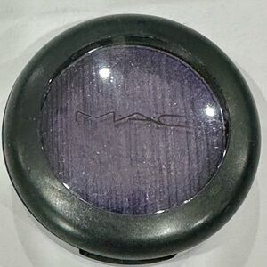 Mac cream eyeshadow - Plum Electric